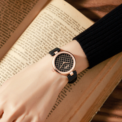 Personaliza el reloj masculino con calendario y opción de color de marcado personalizado