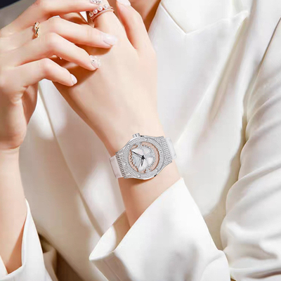 Reloj de pulsera de batería de cuarzo de banda negra con bisel de acero inoxidable
