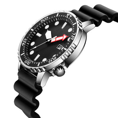 El fantasma casual del agua del reloj del cuarzo de los deportes de los hombres de la moda mira color verde