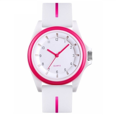 Las señoras de la correa del silicón miran la banda del silicón del reloj de Digitaces de la banda del silicón para el reloj