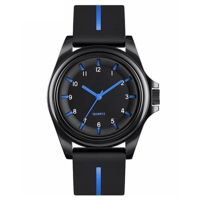 Las señoras de la correa del silicón miran la banda del silicón del reloj de Digitaces de la banda del silicón para el reloj